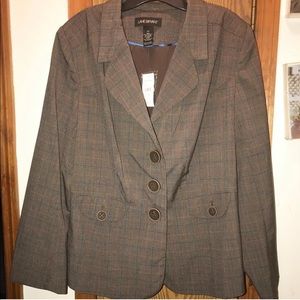 NWT Women 2 PC pant suit. Pant sz 18 Jacket sz 20